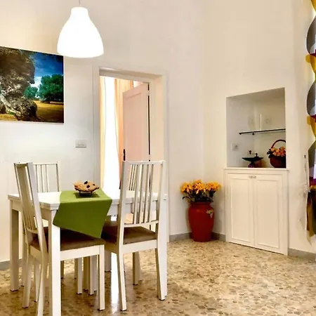 Апартаменты Very Central Bright Polished House Монополи