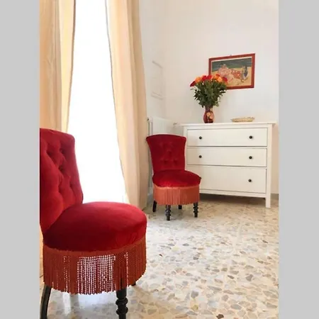 Very Central Bright Polished House Апартаменты