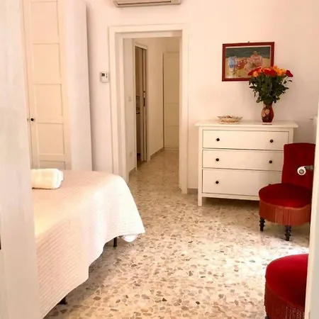 Very Central Bright Polished House
