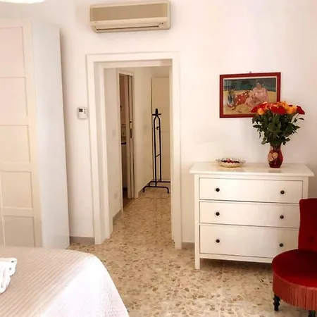 Very Central Bright Polished House